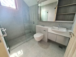 M5 (D10), Apartment #490854101